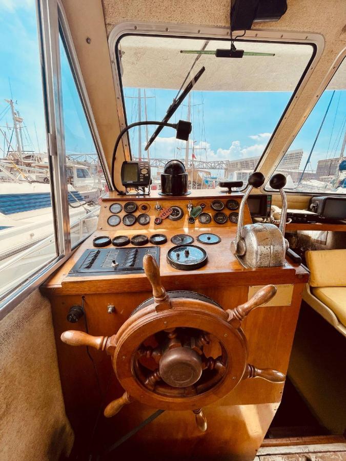 Hotel Stylish 80'S Fishing Boat Sant Adria de Besos Exterior foto